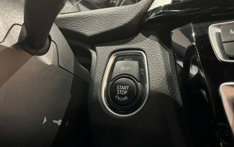 BMW 3 серия, 2018 год, 2 900 000 рублей, 23 фотография