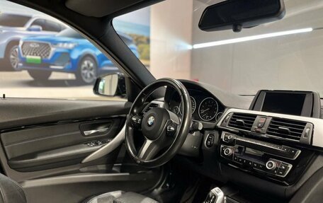 BMW 3 серия, 2018 год, 2 900 000 рублей, 24 фотография
