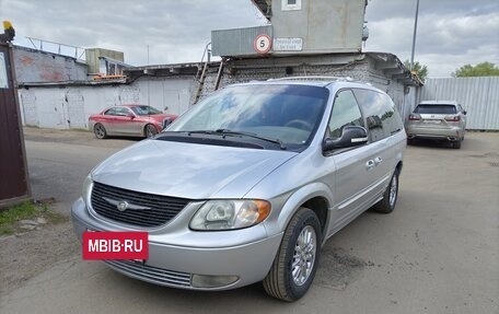 Chrysler Town & Country IV, 2002 год, 700 000 рублей, 2 фотография