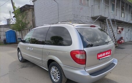Chrysler Town & Country IV, 2002 год, 700 000 рублей, 4 фотография