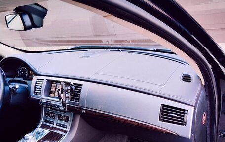 Jaguar XF I рестайлинг, 2012 год, 2 000 000 рублей, 9 фотография