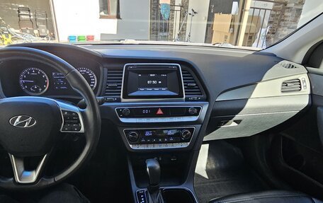 Hyundai Sonata VII, 2019 год, 1 850 000 рублей, 13 фотография