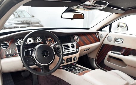 Rolls-Royce Wraith, 2015 год, 25 000 000 рублей, 3 фотография