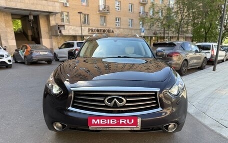Infiniti QX70, 2014 год, 2 090 000 рублей, 2 фотография
