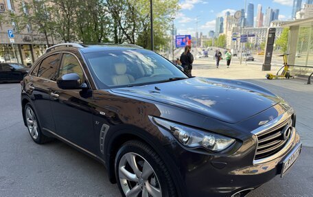 Infiniti QX70, 2014 год, 2 090 000 рублей, 9 фотография