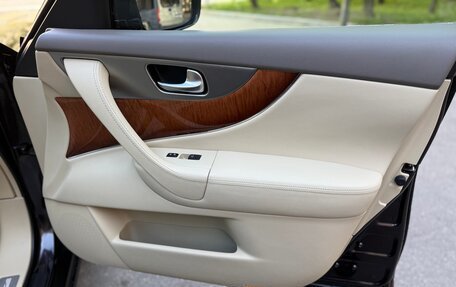 Infiniti QX70, 2014 год, 2 090 000 рублей, 10 фотография