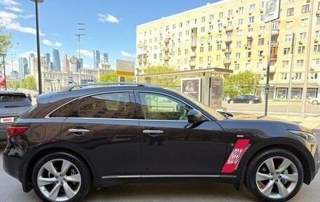 Infiniti QX70, 2014 год, 2 090 000 рублей, 8 фотография