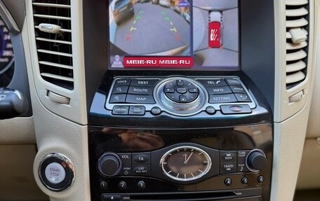 Infiniti QX70, 2014 год, 2 090 000 рублей, 22 фотография