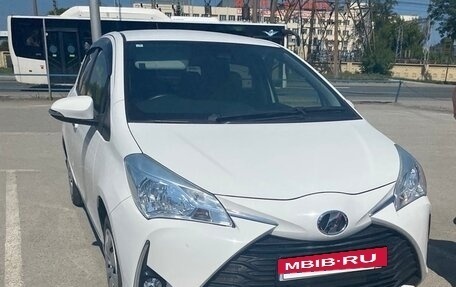 Toyota Vitz, 2019 год, 1 200 000 рублей, 4 фотография