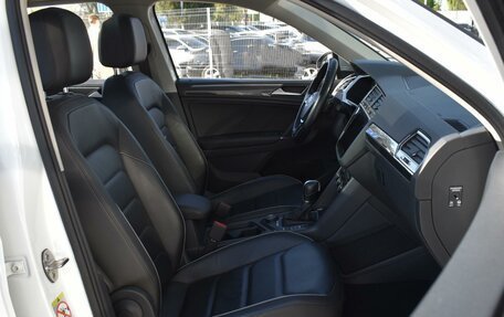 Volkswagen Tiguan II, 2018 год, 3 250 000 рублей, 8 фотография