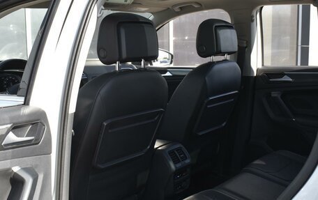 Volkswagen Tiguan II, 2018 год, 3 250 000 рублей, 11 фотография
