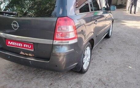 Opel Zafira B, 2011 год, 635 000 рублей, 1 фотография