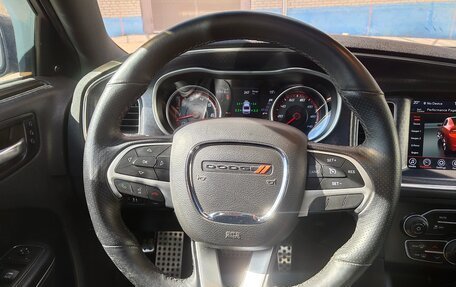 Dodge Charger, 2017 год, 3 050 000 рублей, 22 фотография