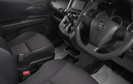 Toyota Wish II, 2015 год, 1 599 000 рублей, 9 фотография