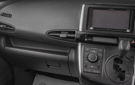 Toyota Wish II, 2015 год, 1 599 000 рублей, 15 фотография