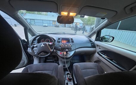 Mitsubishi Grandis, 2006 год, 1 150 000 рублей, 3 фотография