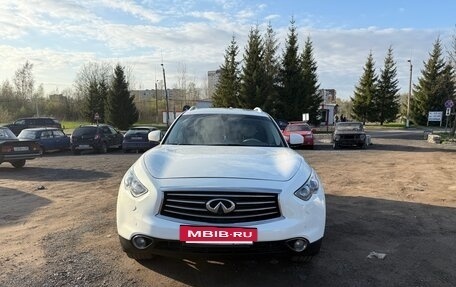 Infiniti QX70, 2014 год, 2 400 000 рублей, 4 фотография