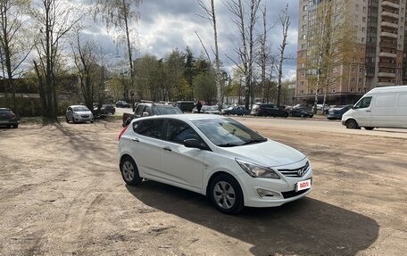 Hyundai Solaris II рестайлинг, 2015 год, 850 000 рублей, 5 фотография