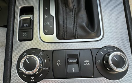Volkswagen Touareg III, 2013 год, 2 490 000 рублей, 24 фотография