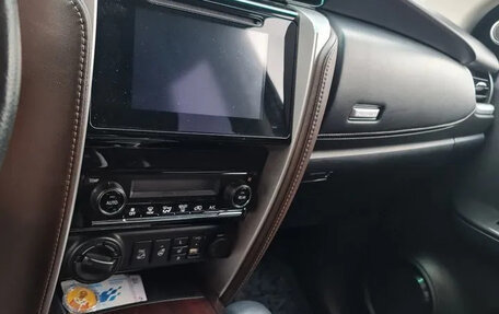 Toyota Fortuner II, 2017 год, 3 400 000 рублей, 10 фотография