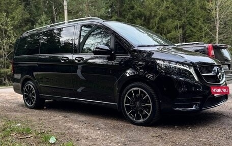 Mercedes-Benz V-Класс, 2023 год, 20 000 000 рублей, 8 фотография
