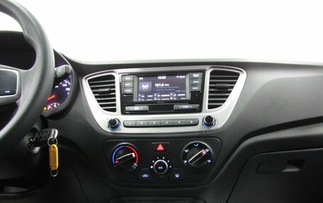 Hyundai Solaris II рестайлинг, 2014 год, 1 034 000 рублей, 19 фотография