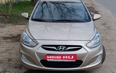 Hyundai Solaris II рестайлинг, 2012 год, 640 000 рублей, 3 фотография