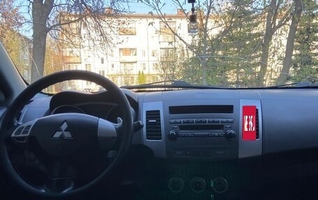 Mitsubishi Outlander III рестайлинг 3, 2008 год, 1 200 000 рублей, 5 фотография