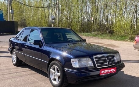 Mercedes-Benz W124, 1993 год, 980 000 рублей, 1 фотография