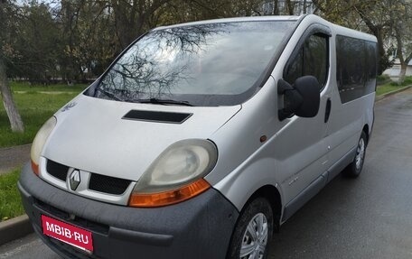 Renault Trafic, 2002 год, 1 100 000 рублей, 2 фотография