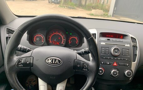 KIA cee'd I рестайлинг, 2011 год, 800 000 рублей, 11 фотография