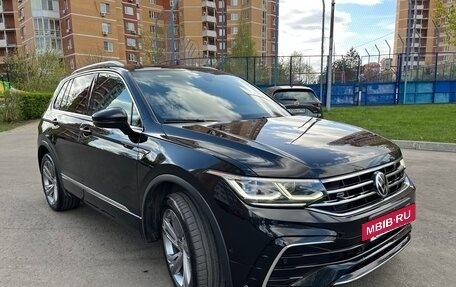 Volkswagen Tiguan II, 2021 год, 3 970 000 рублей, 7 фотография