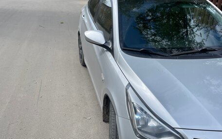 Hyundai Solaris II рестайлинг, 2015 год, 1 200 000 рублей, 6 фотография