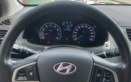Hyundai Solaris II рестайлинг, 2015 год, 1 200 000 рублей, 12 фотография