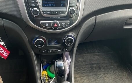 Hyundai Solaris II рестайлинг, 2015 год, 1 200 000 рублей, 14 фотография
