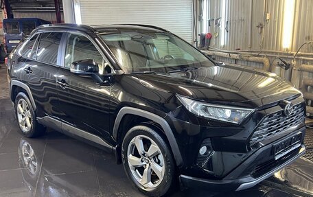 Toyota RAV4, 2021 год, 2 800 000 рублей, 2 фотография