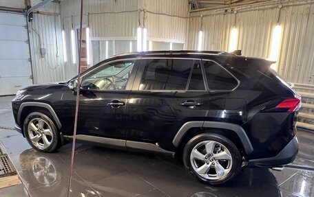 Toyota RAV4, 2021 год, 2 800 000 рублей, 4 фотография