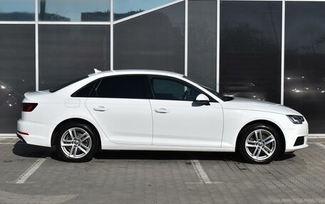 Audi A4, 2019 год, 2 570 000 рублей, 5 фотография