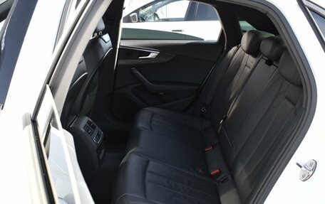 Audi A4, 2019 год, 2 570 000 рублей, 9 фотография