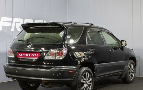 Lexus RX IV рестайлинг, 2000 год, 1 050 000 рублей, 2 фотография