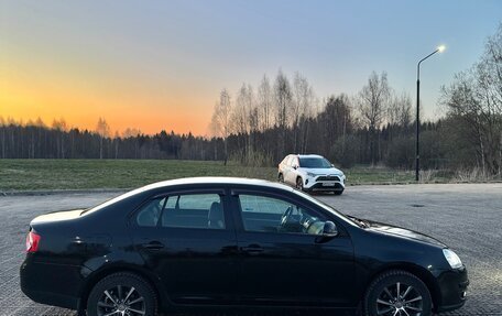 Volkswagen Jetta VI, 2010 год, 900 000 рублей, 4 фотография