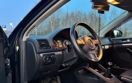 Volkswagen Jetta VI, 2010 год, 900 000 рублей, 11 фотография