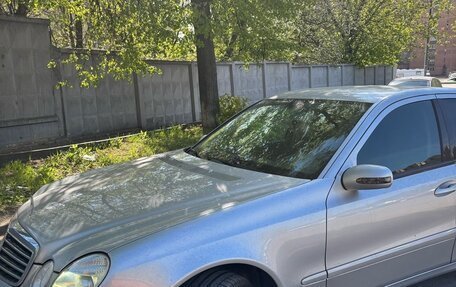 Mercedes-Benz E-Класс, 2003 год, 750 000 рублей, 2 фотография