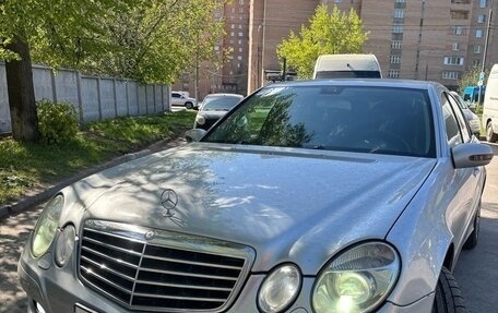Mercedes-Benz E-Класс, 2003 год, 750 000 рублей, 3 фотография