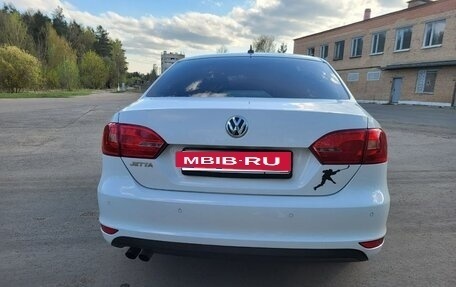 Volkswagen Jetta VI, 2013 год, 990 000 рублей, 4 фотография