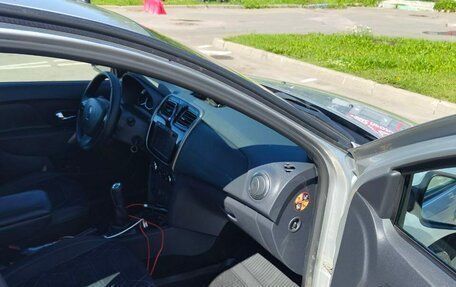 Renault Logan II, 2014 год, 650 000 рублей, 5 фотография