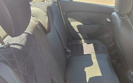 Renault Logan II, 2014 год, 650 000 рублей, 11 фотография