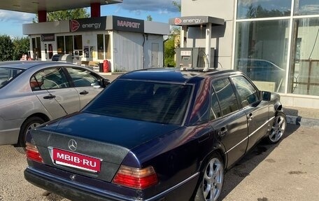 Mercedes-Benz E-Класс, 1992 год, 280 000 рублей, 3 фотография