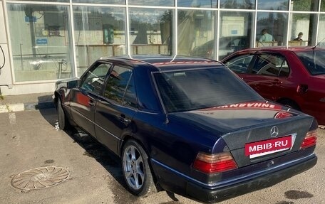 Mercedes-Benz E-Класс, 1992 год, 280 000 рублей, 4 фотография