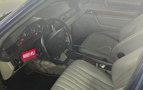 Mercedes-Benz E-Класс, 1992 год, 280 000 рублей, 5 фотография